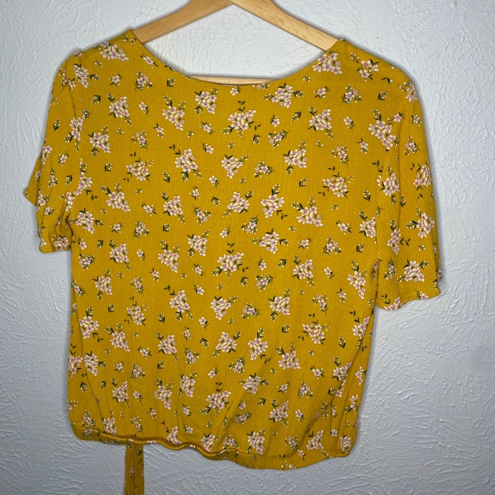 Yellow floral button up crop shirt - Picture 2 of 2